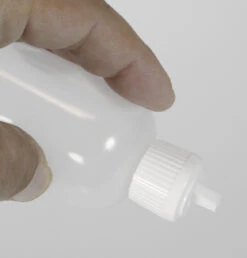 Basic Nature Fläschchen Mit Ausklappbarem Ausgießer -Trangia Shop 012250 1