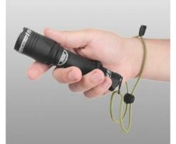 Armytek Dobermann XP-L HI Taktische Taschenlampe - Kalt Weiß 1200 LED Lumen -Trangia Shop 9 compressor rlml dp